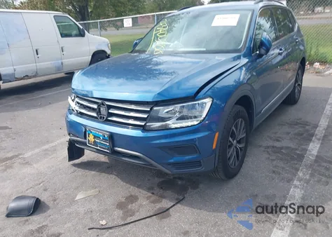 2020 Volkswagen Tiguan 2.0T Se/2.0T Se R-Line Black/2.0T Sel z USA, uszkodzony, nr VIN 3VV2B7AX2LM156048